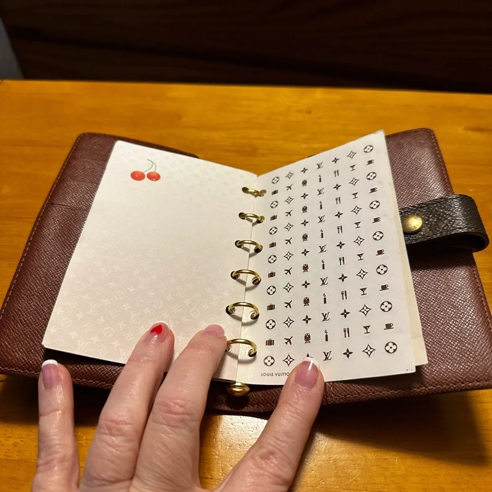 Louis Vuitton Brown Monogram Agenda in Like New Condition